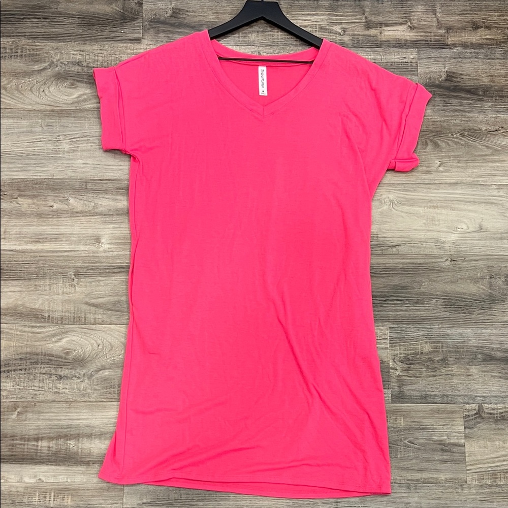 *New/Never worn* Hot Pink V-Neck T-Shirt dress | Medium